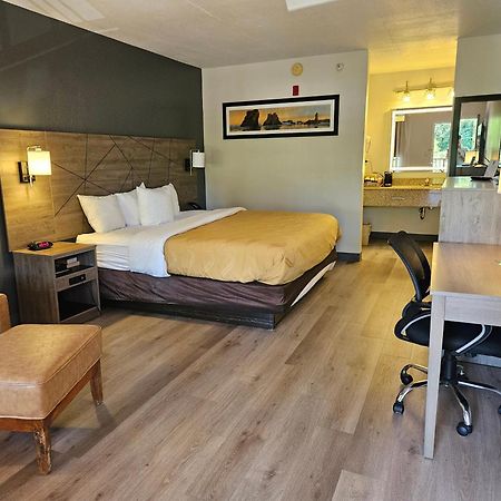Quality Inn & Suites Greenville I-65 מראה חיצוני תמונה