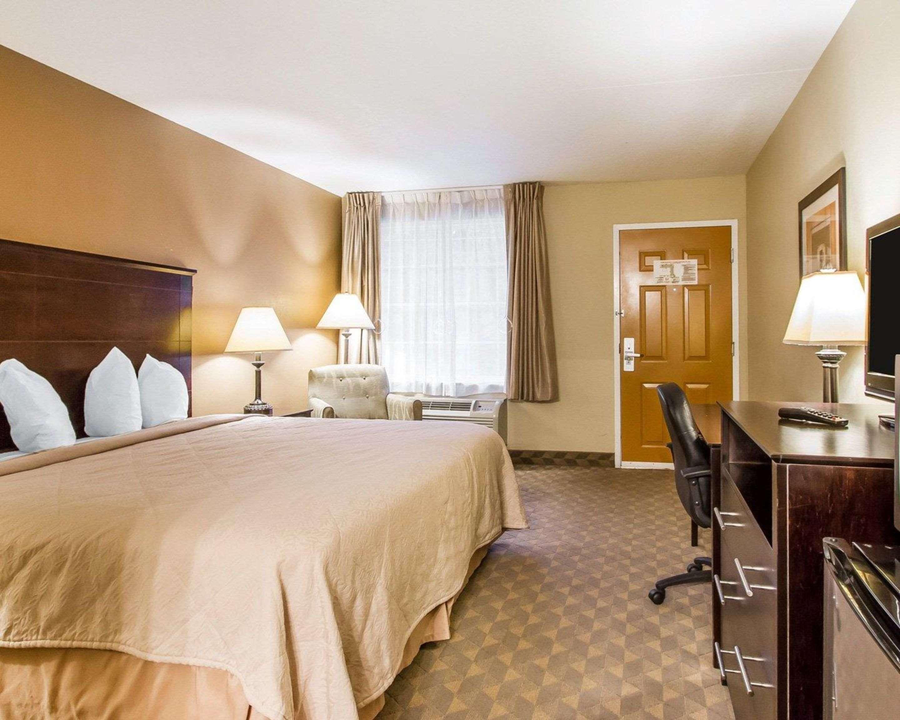 Quality Inn & Suites Greenville I-65 מראה חיצוני תמונה