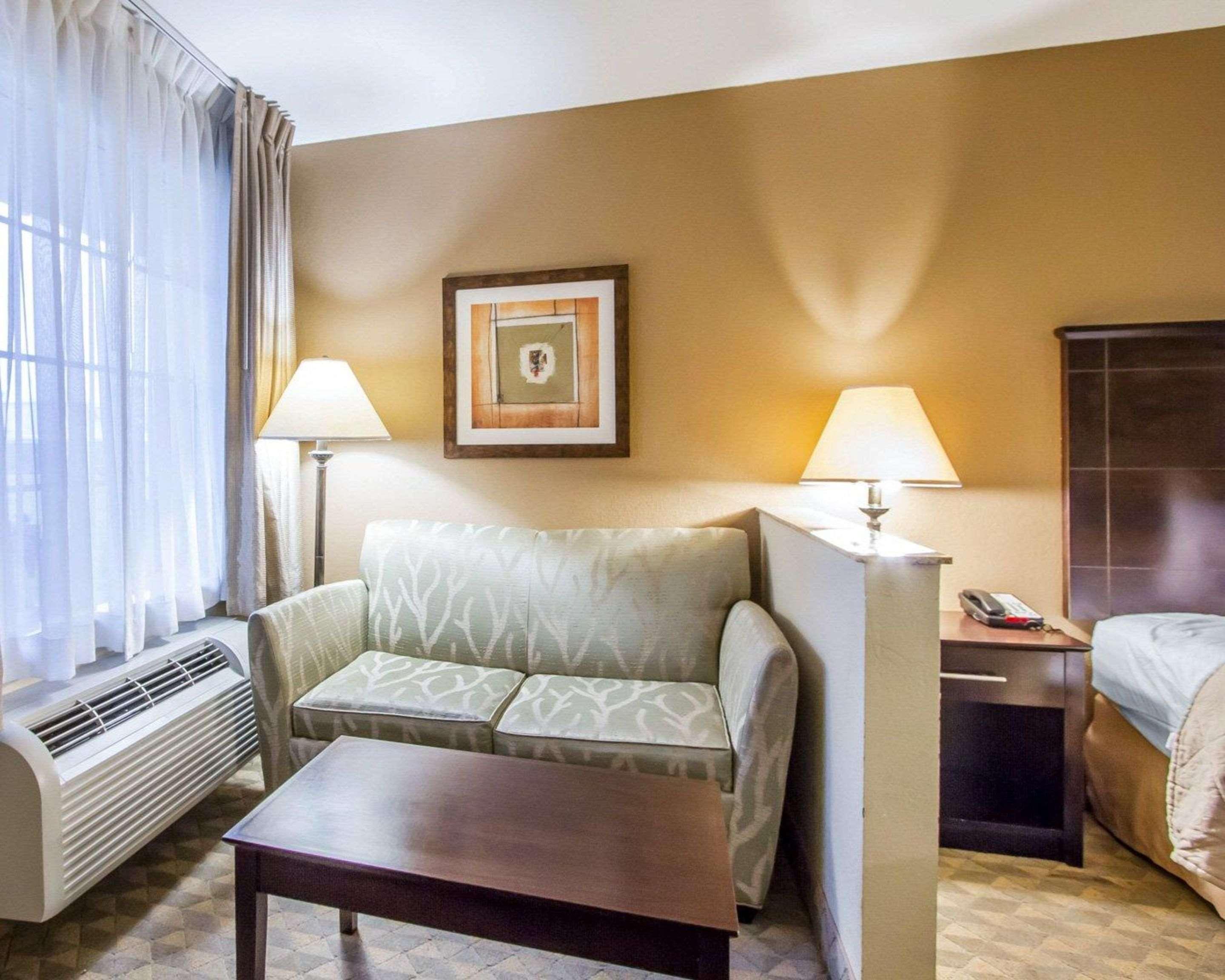 Quality Inn & Suites Greenville I-65 מראה חיצוני תמונה