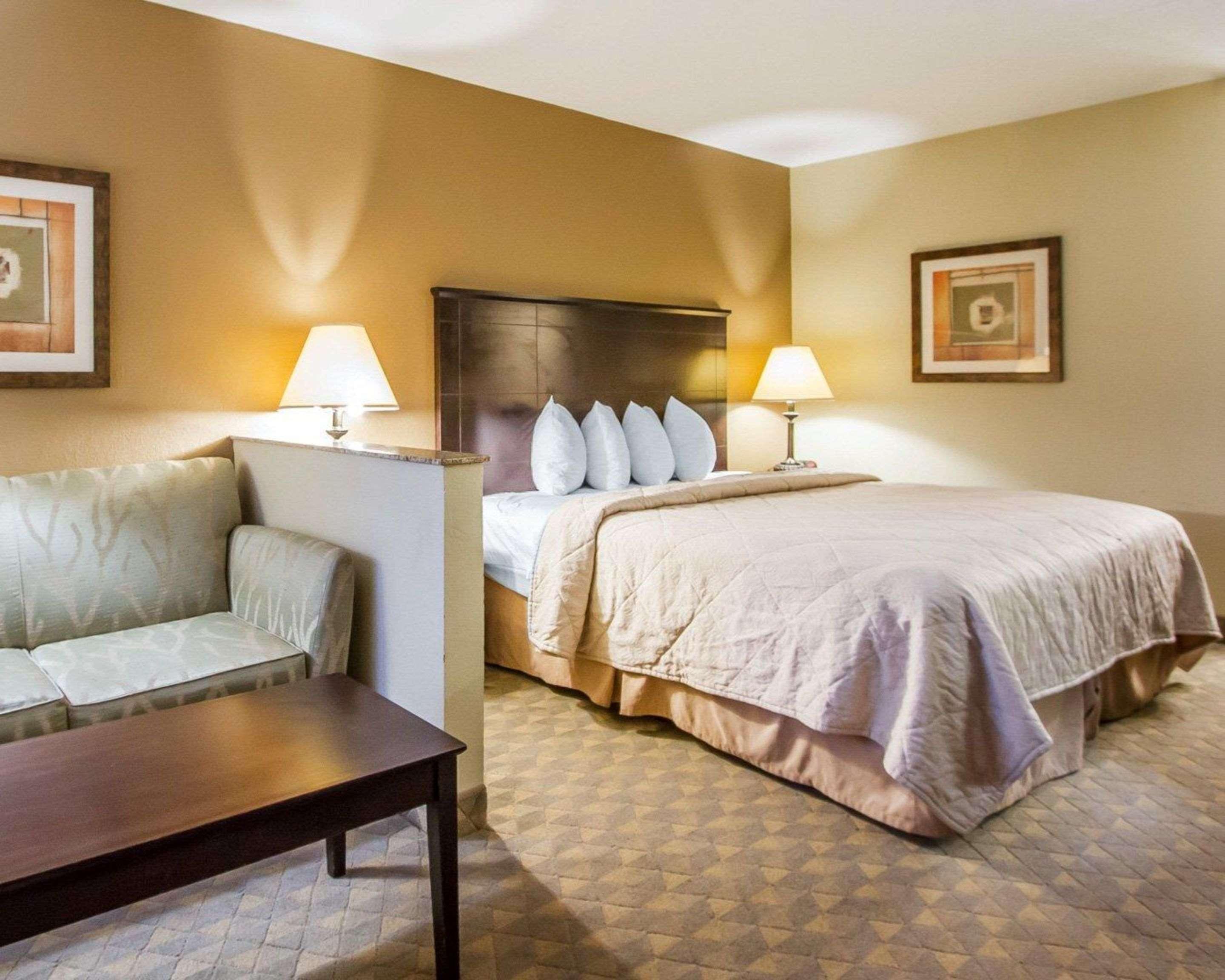 Quality Inn & Suites Greenville I-65 מראה חיצוני תמונה