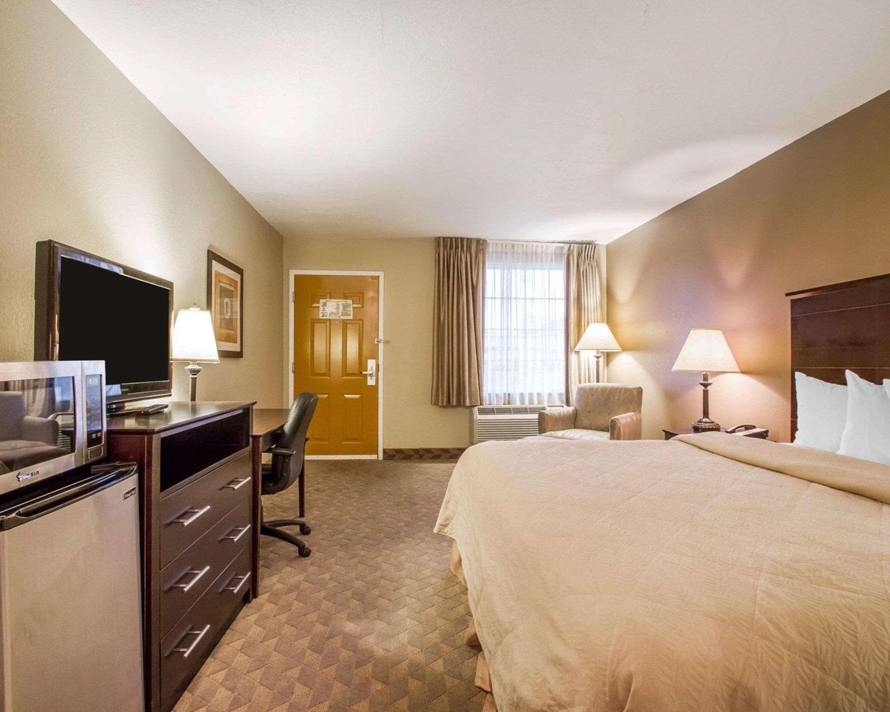 Quality Inn & Suites Greenville I-65 מראה חיצוני תמונה