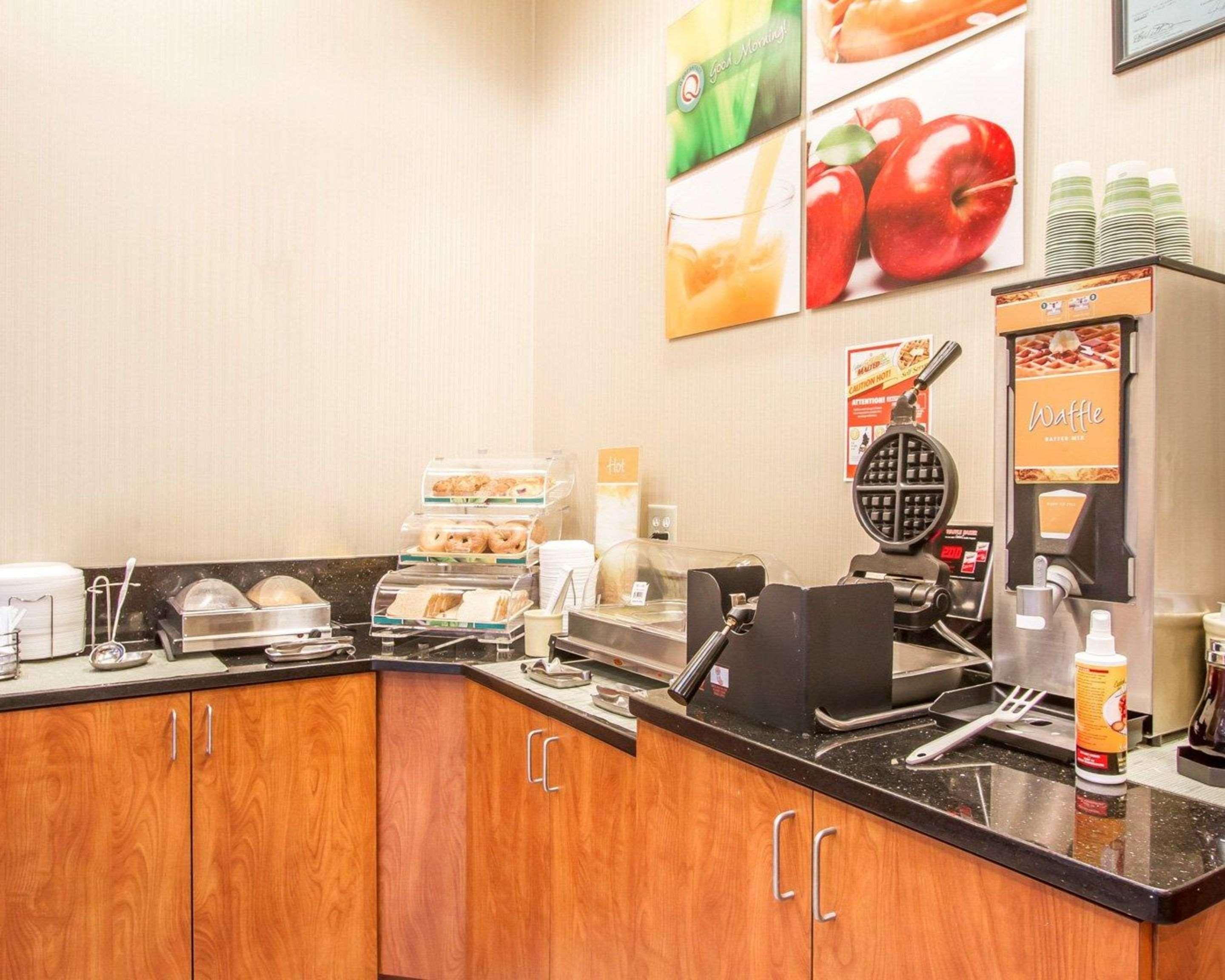 Quality Inn & Suites Greenville I-65 מראה חיצוני תמונה