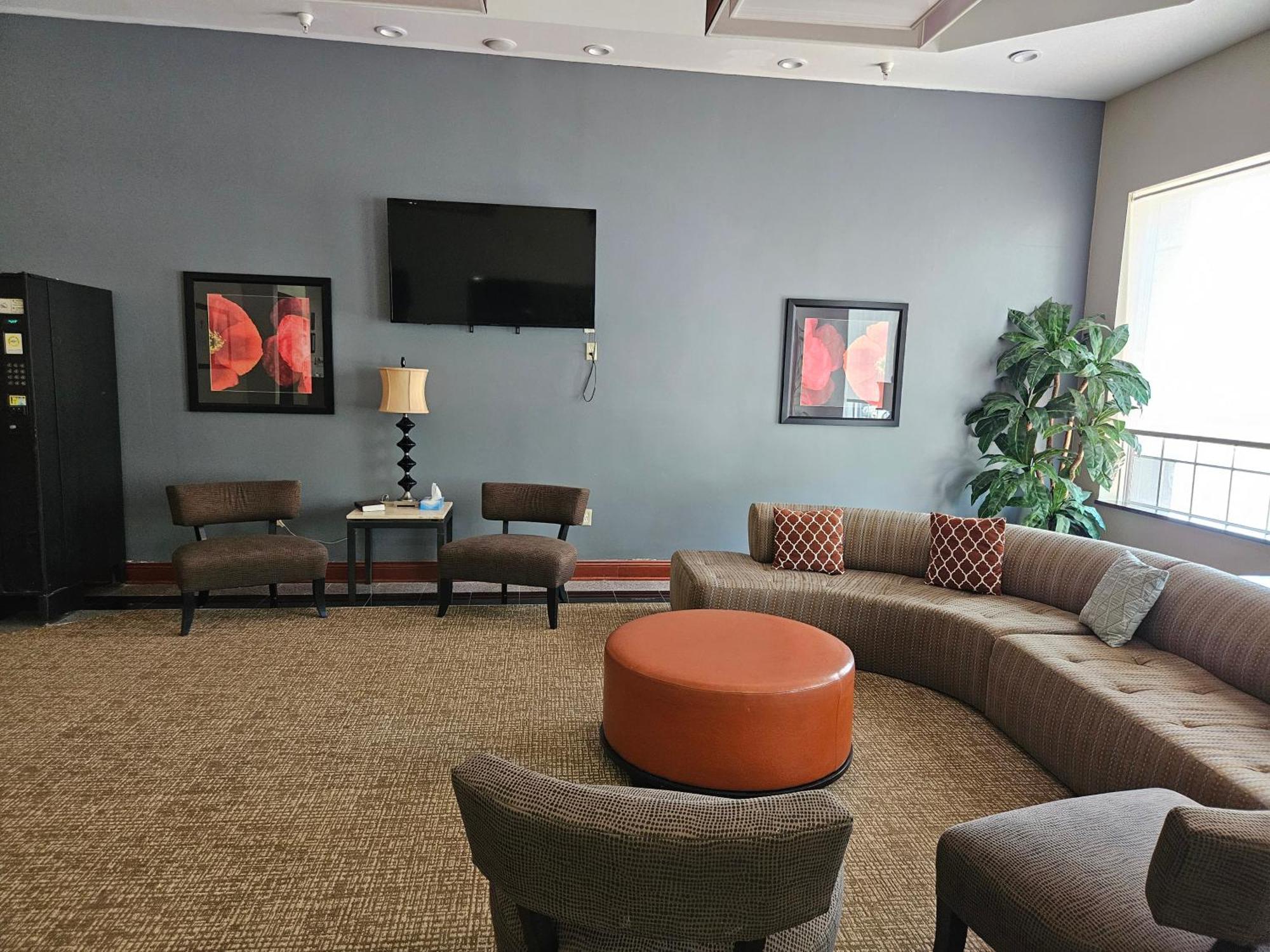Quality Inn & Suites Greenville I-65 מראה חיצוני תמונה