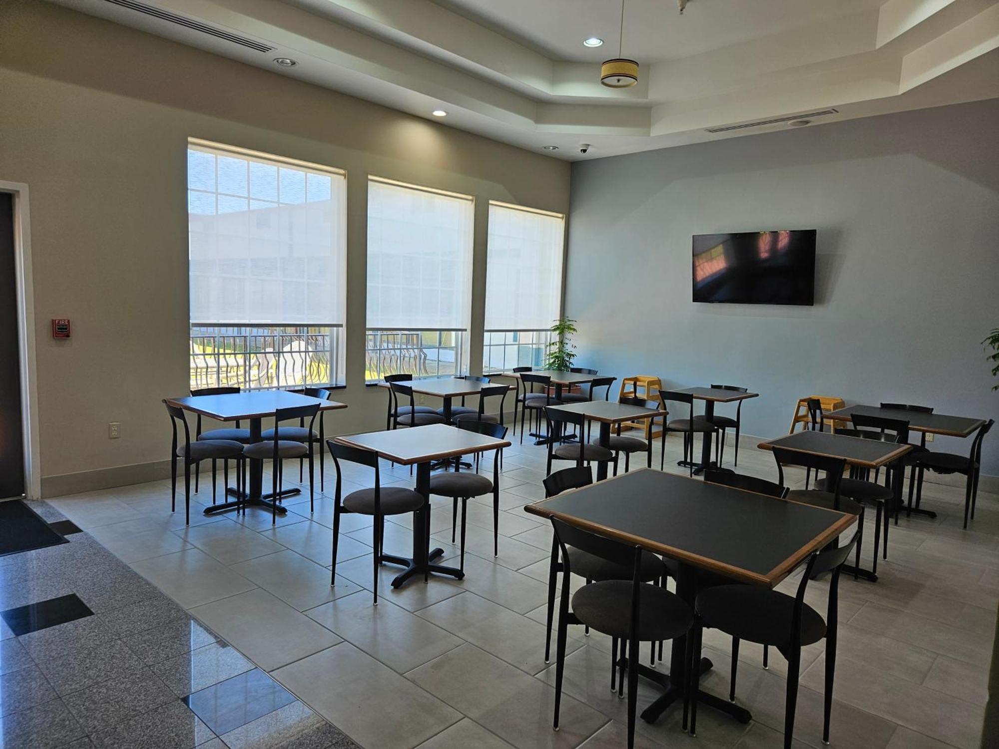 Quality Inn & Suites Greenville I-65 מראה חיצוני תמונה