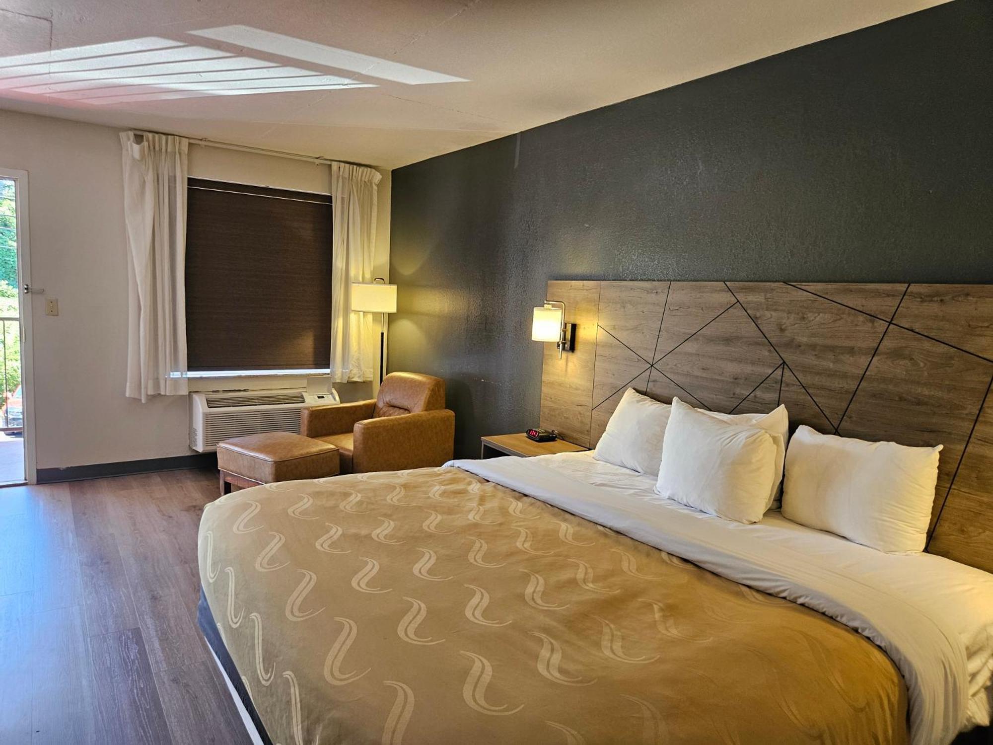 Quality Inn & Suites Greenville I-65 מראה חיצוני תמונה